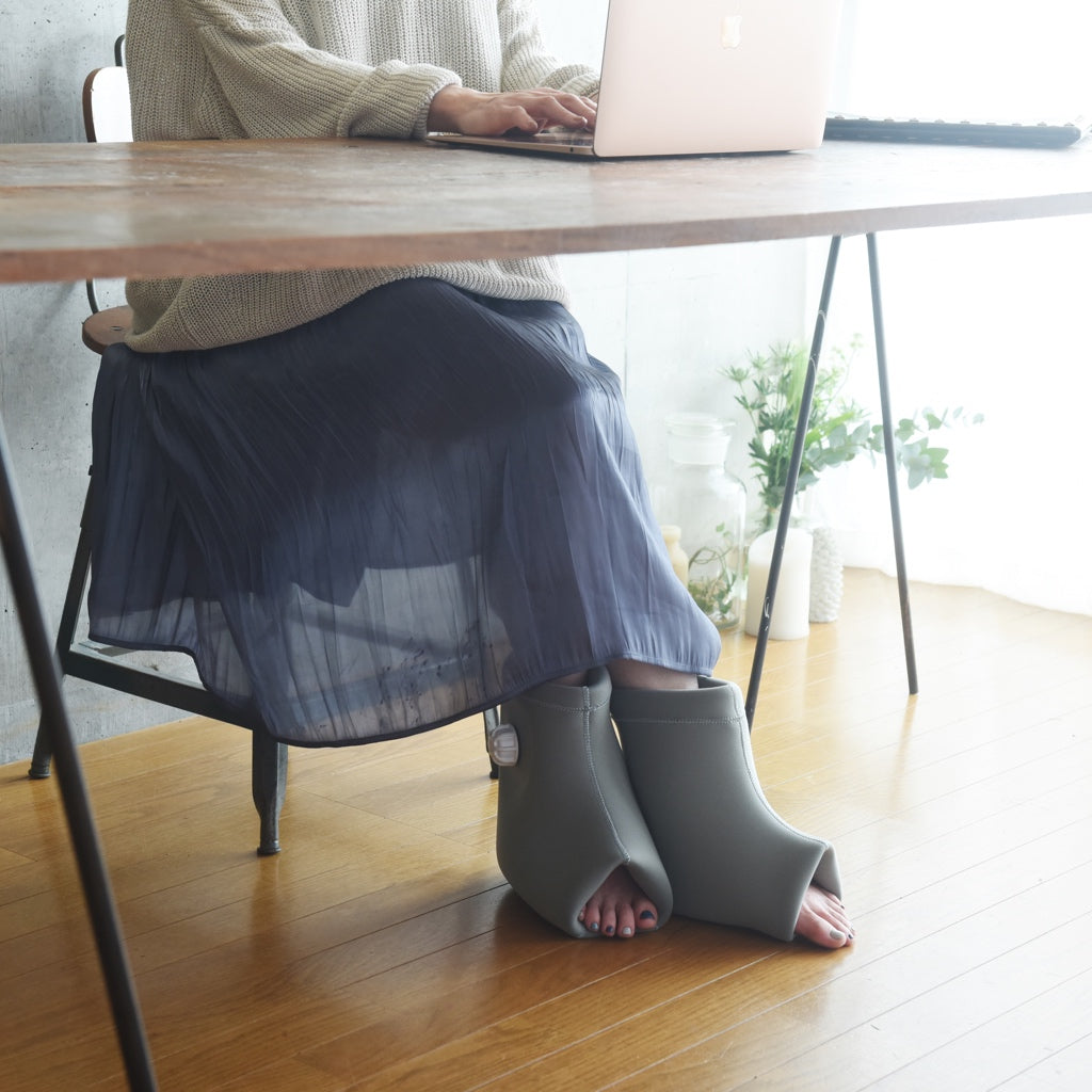 年中温活！濡れずに足湯ができる「足湯たんぽ」（オープントウ式ブーツ/靴下付）