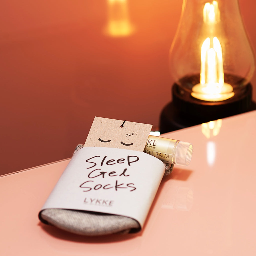 【送料無料】夏の夜レスキューケア:足の「睡眠美容」フットケアスタートセット(バームプチ1/靴下1)