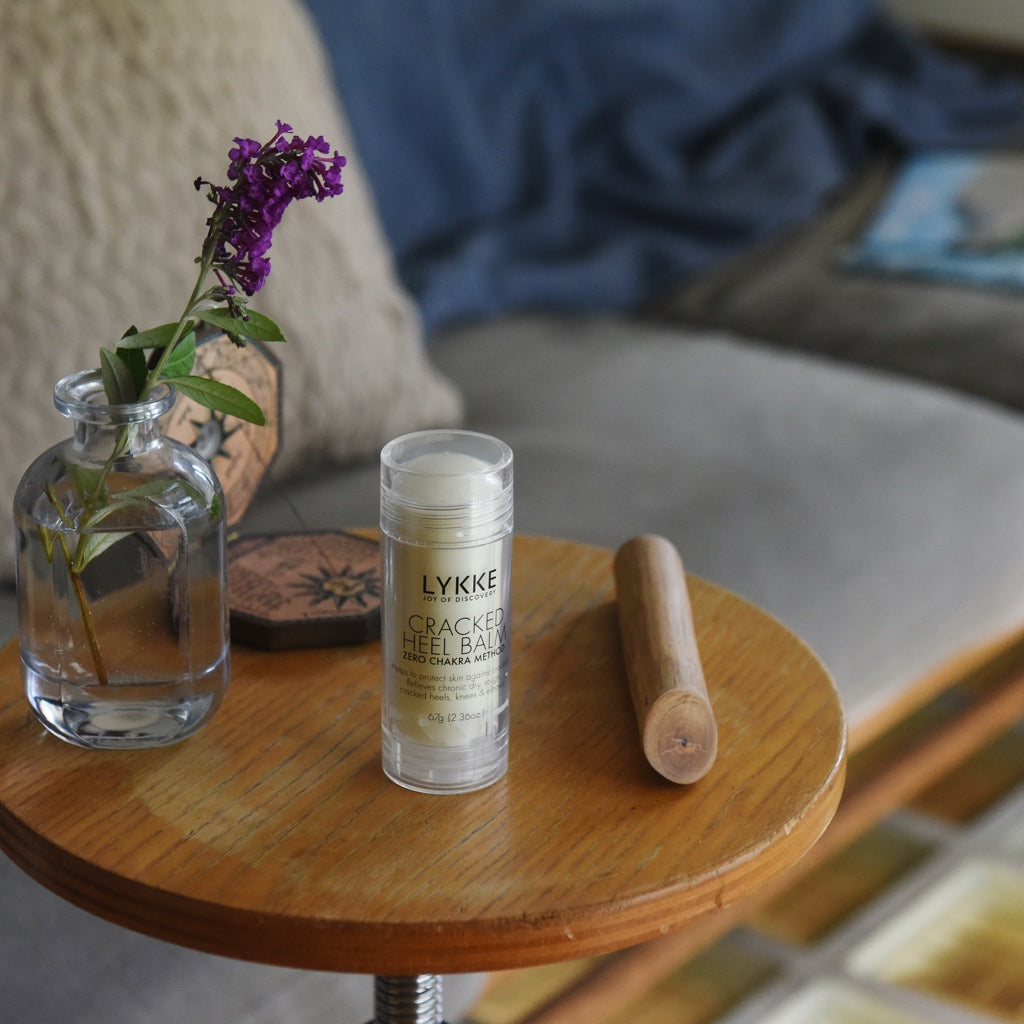 足ケア三種の神器!お家で足ケアを楽しむお手入れセット(ロミスティック/ジェルソックス/ラージサイズバーム)